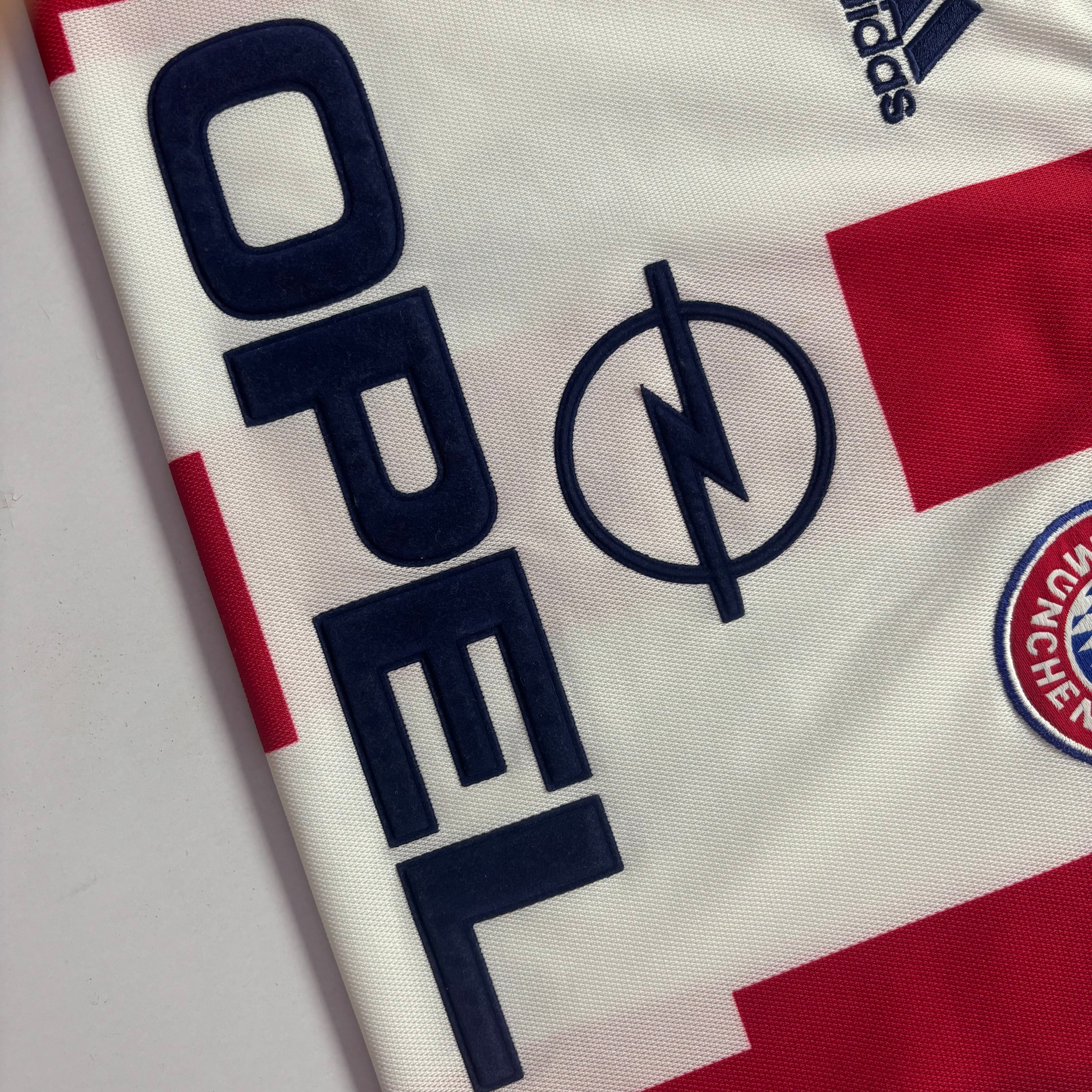FC Bayern Munich 2000 Away