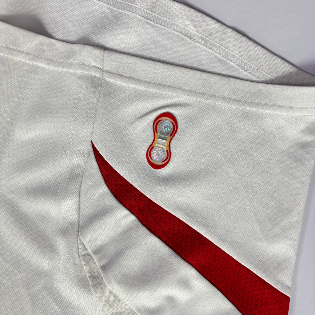 Liverpool 2007 Away