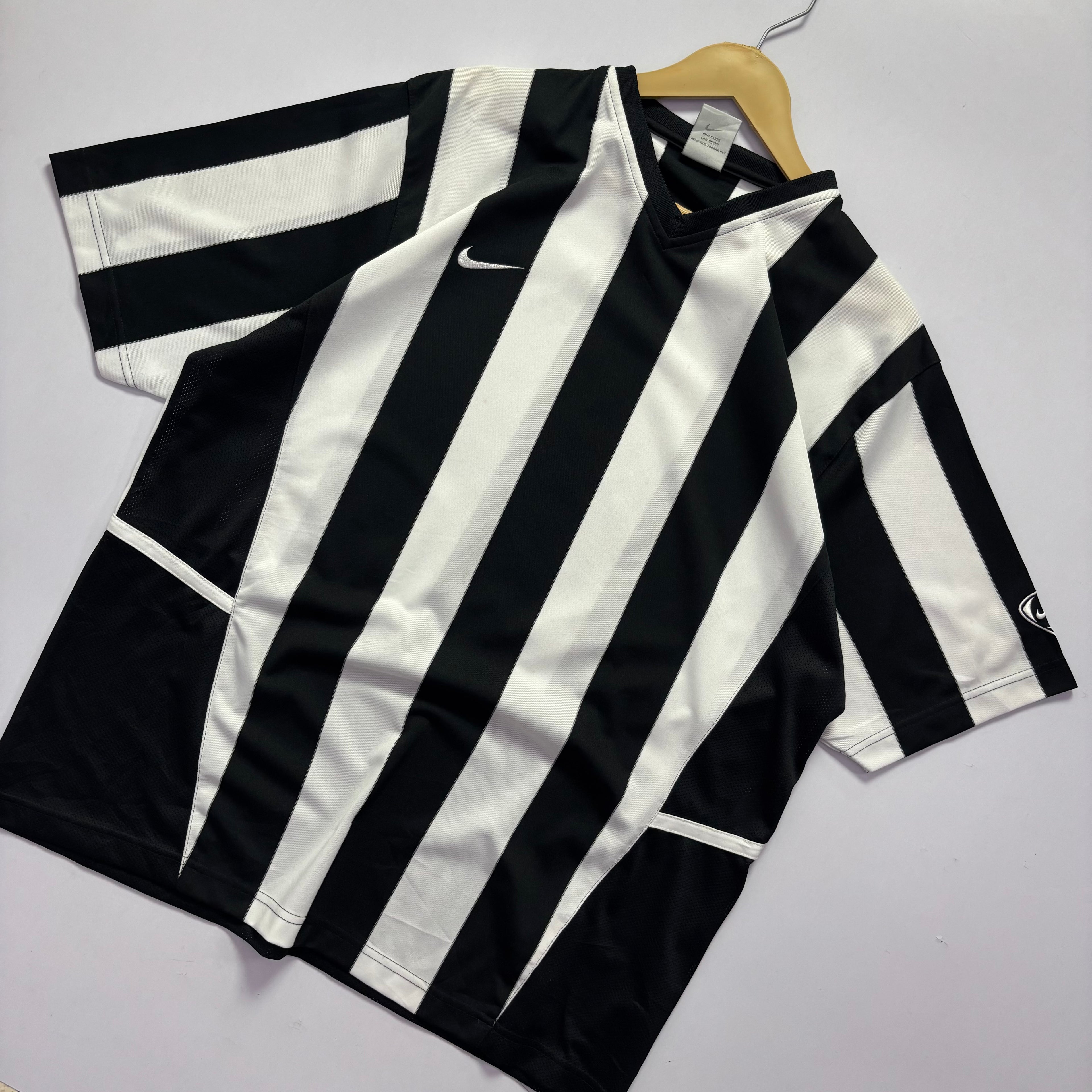 Vtg. Nike Side Swoosh Mesh T-Shirt
