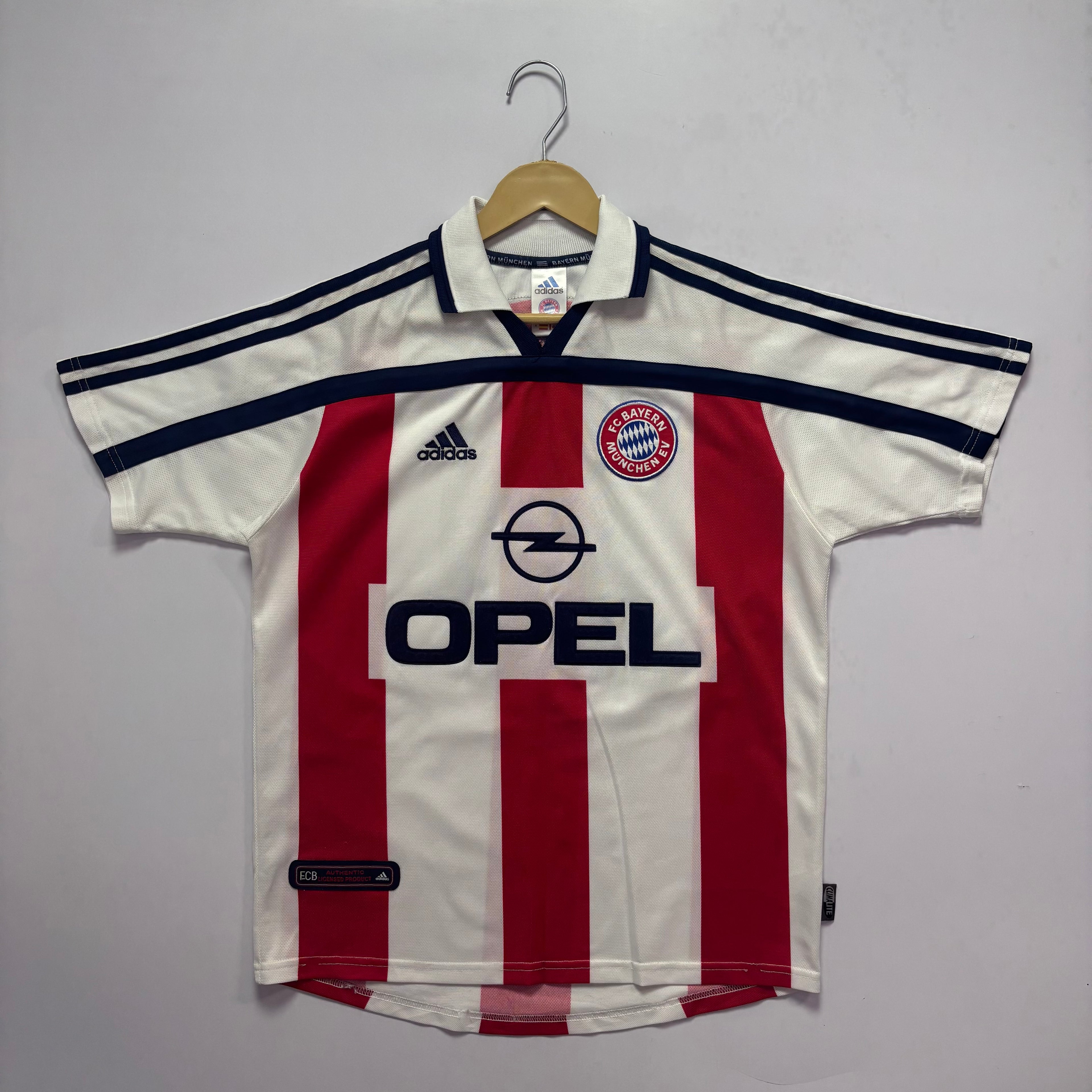 FC Bayern Munich 2000 Away
