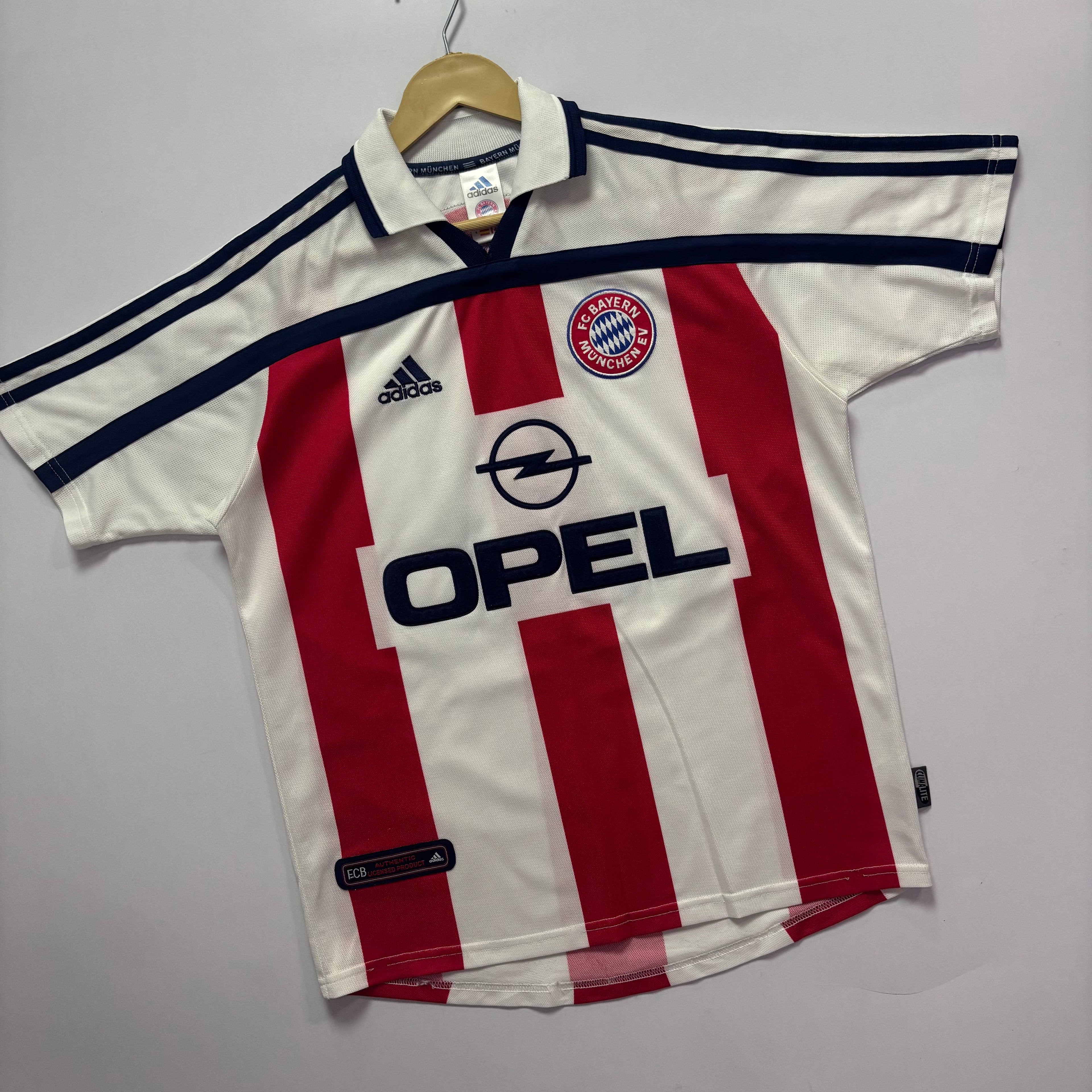 FC Bayern Munich 2000 Away