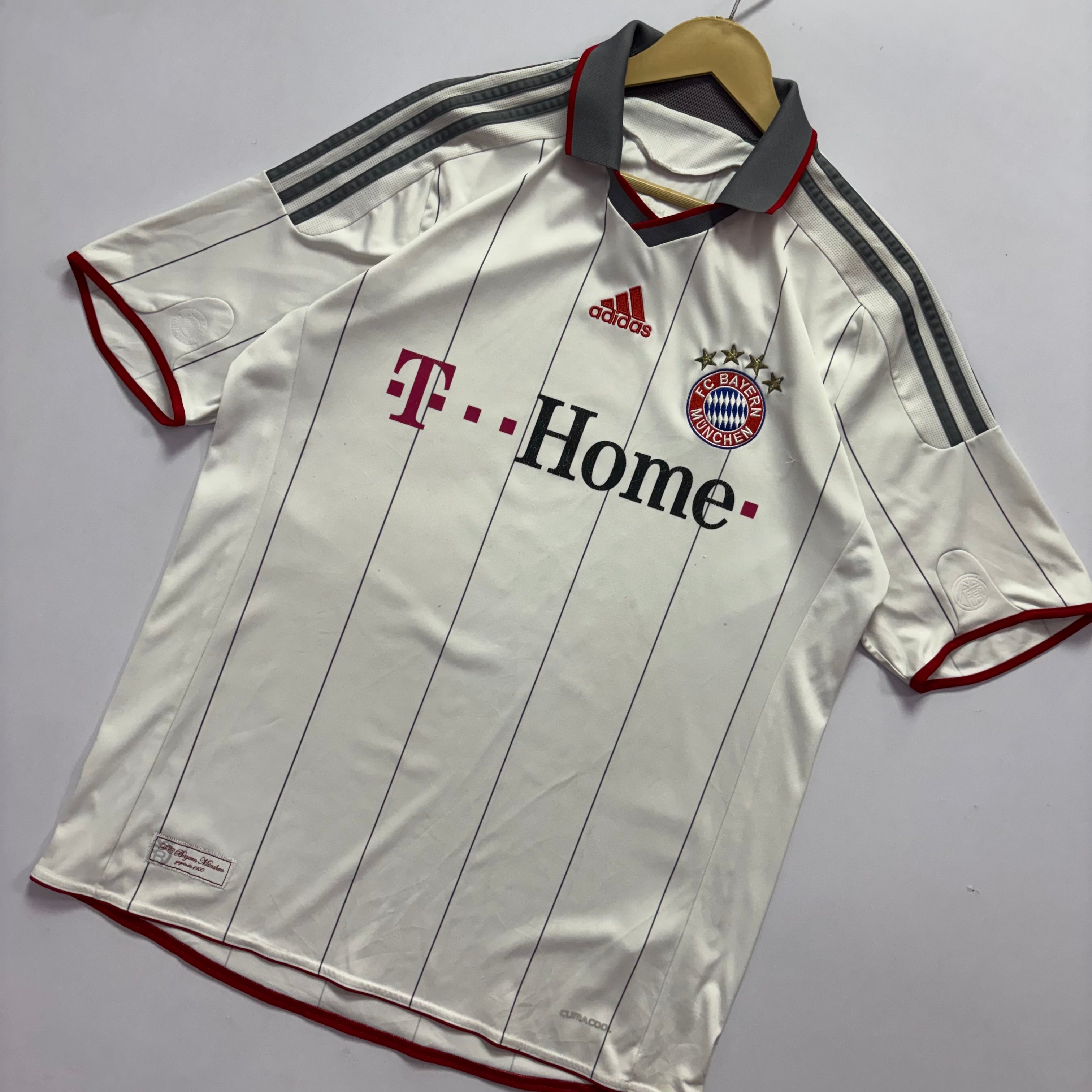 FC Bayern Munich 2009 Thrid Jersey