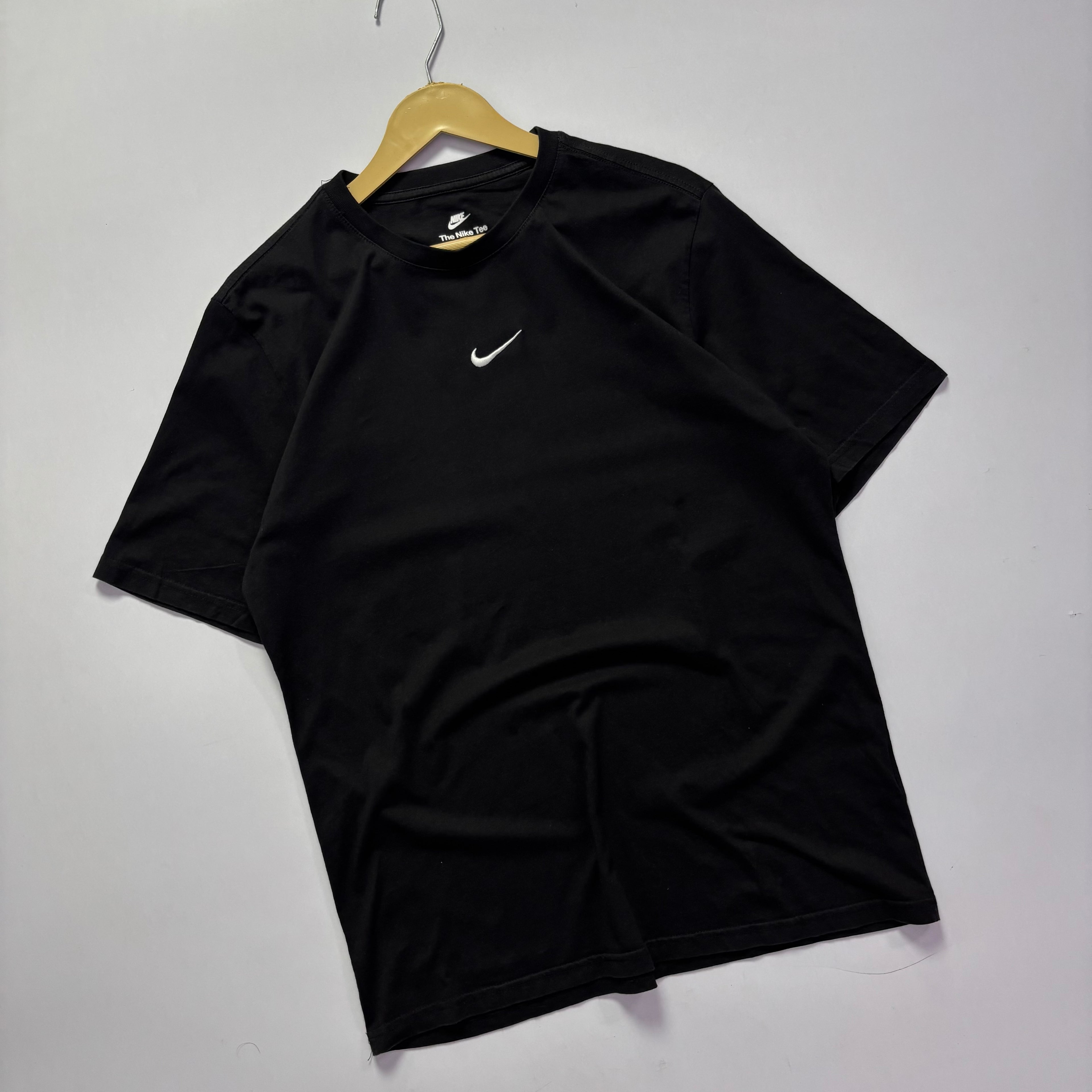 Nike Mid Swoosh T-Shirt