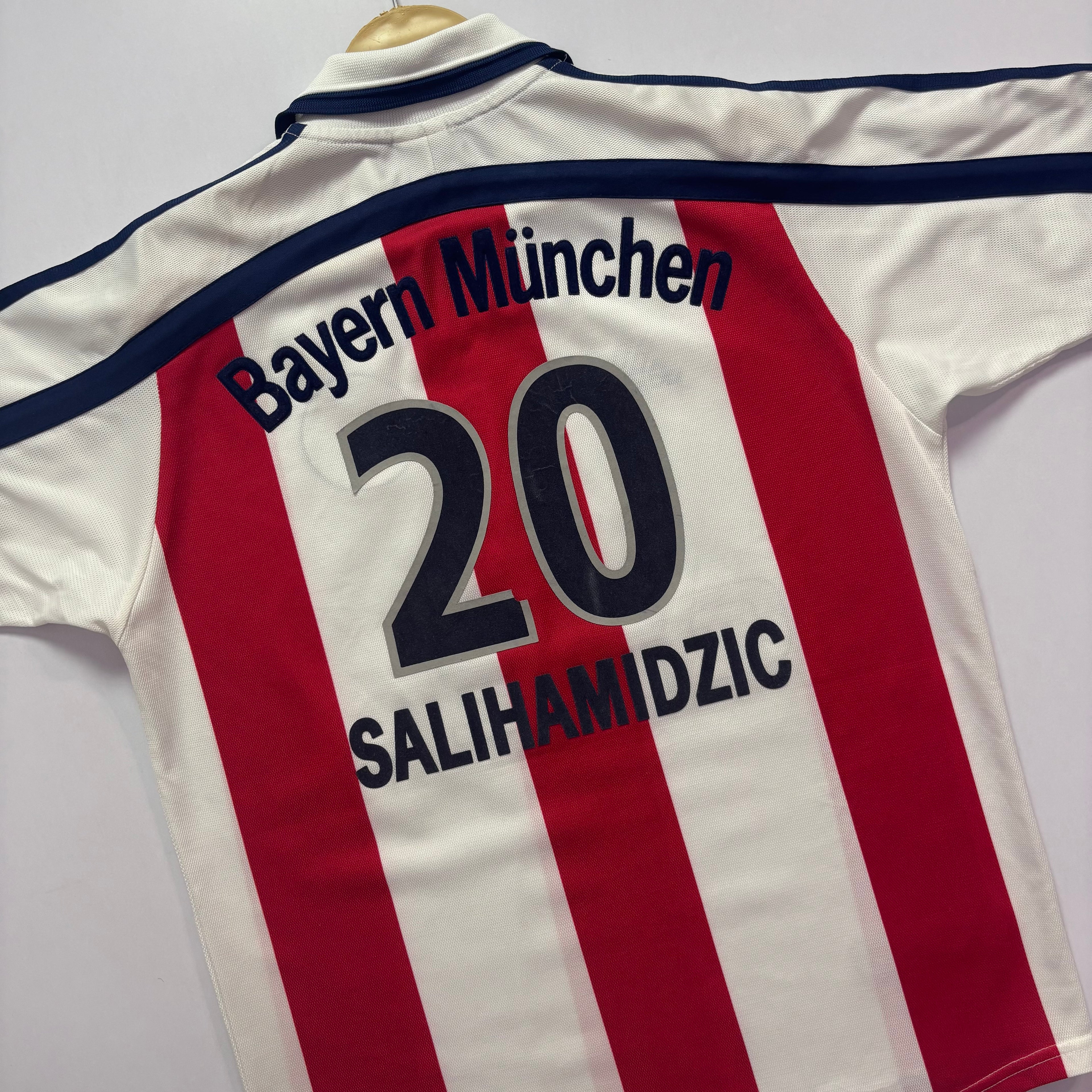 FC Bayern Munich 2000 Away