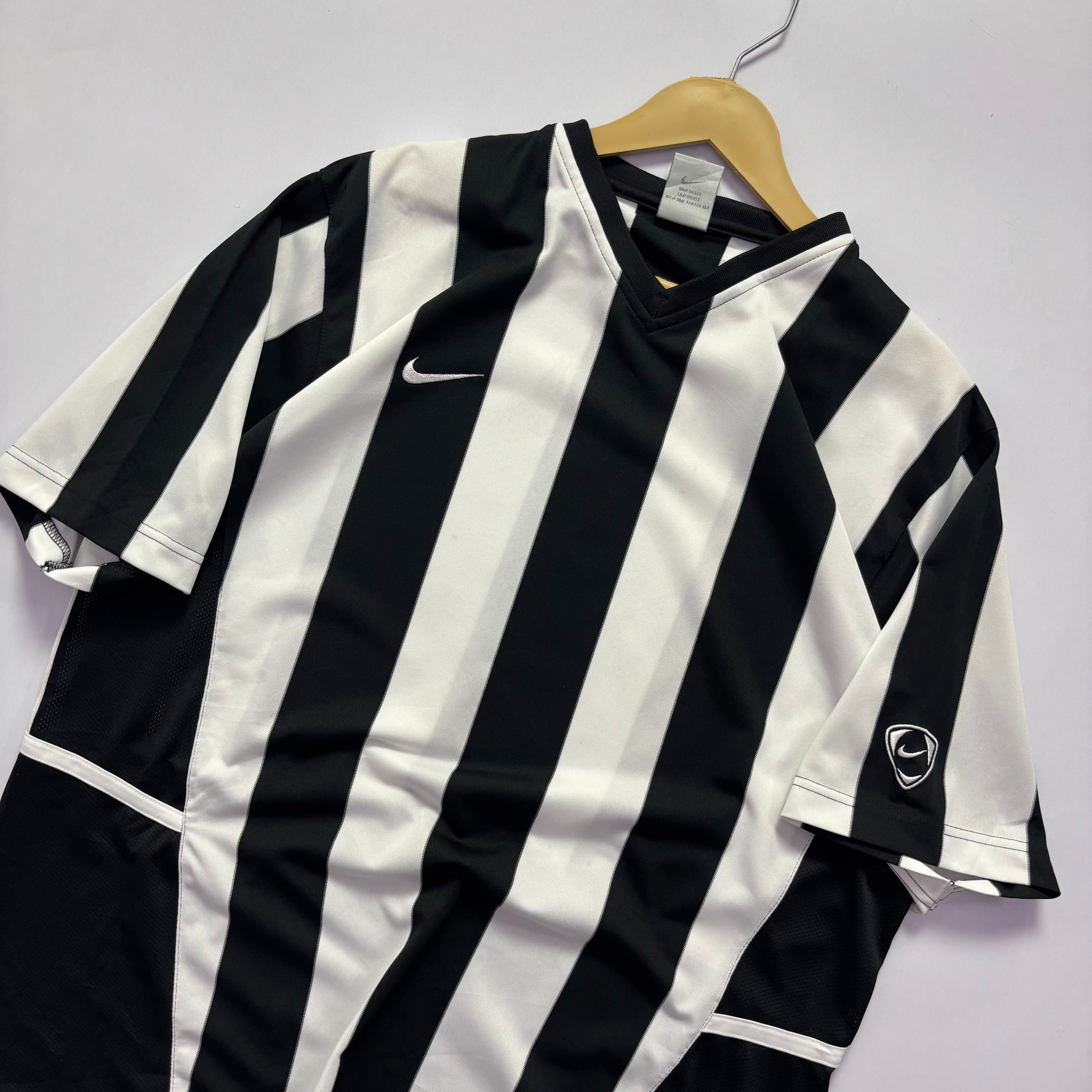 Vtg. Nike Side Swoosh Mesh T-Shirt