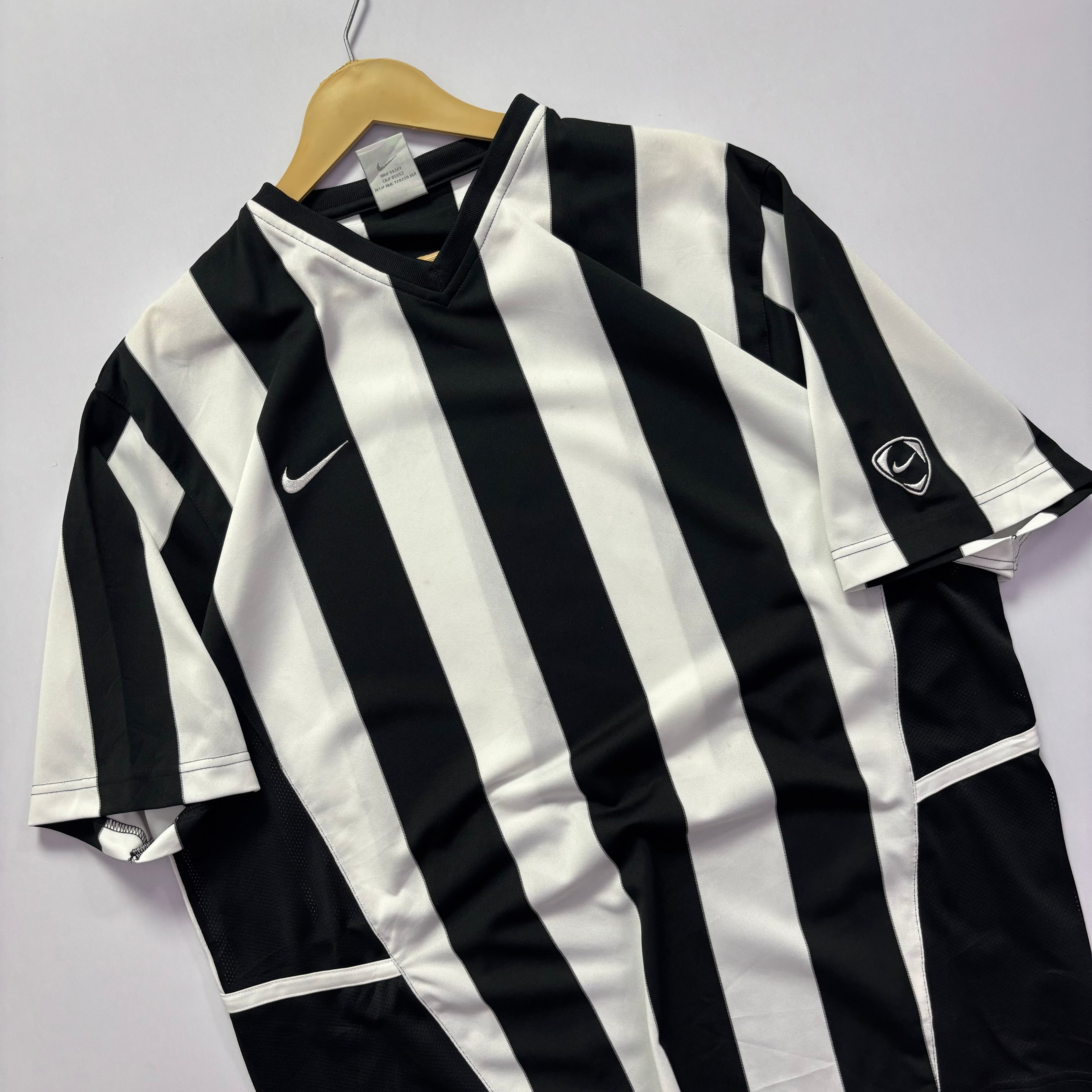 Vtg. Nike Side Swoosh Mesh T-Shirt