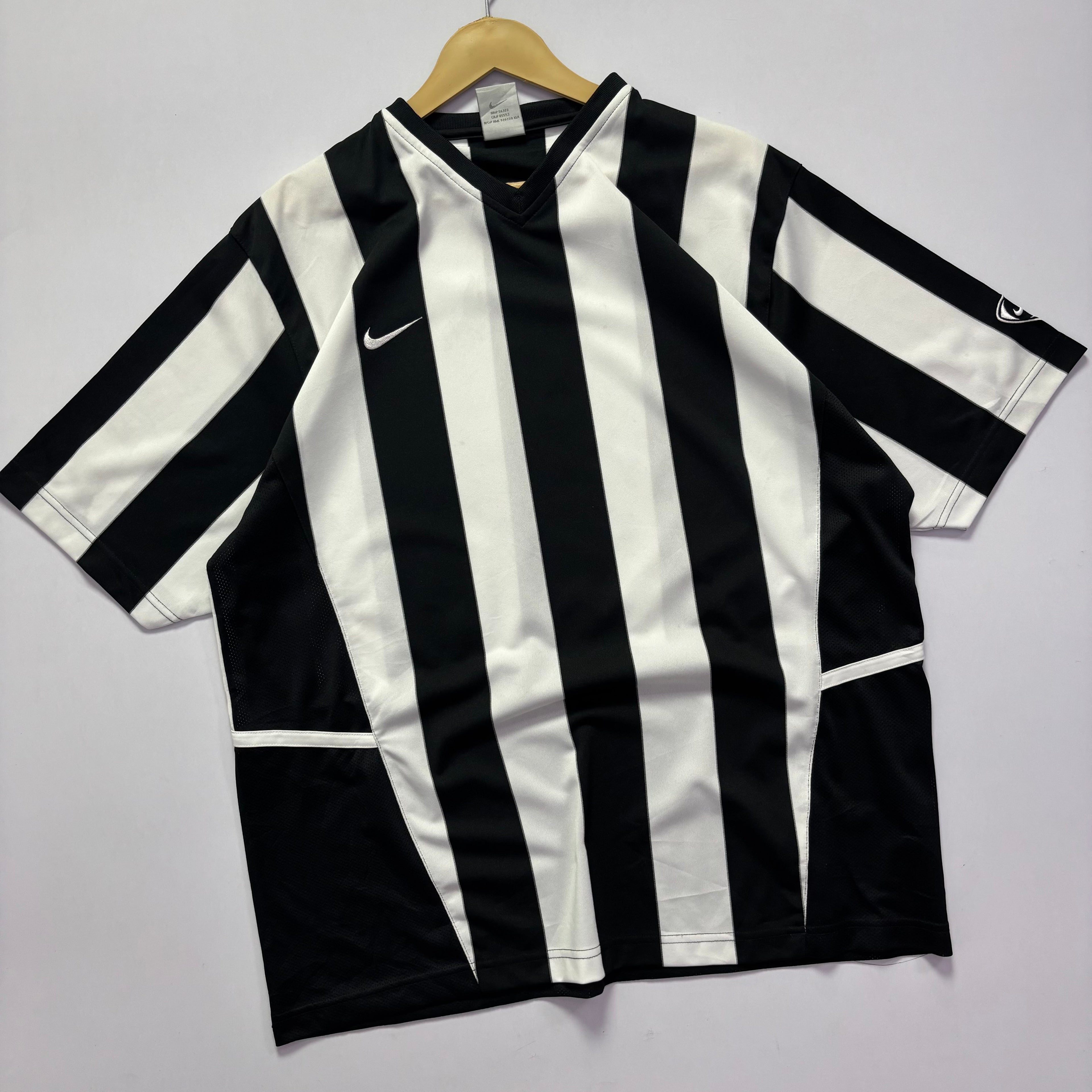 Vtg. Nike Side Swoosh Mesh T-Shirt
