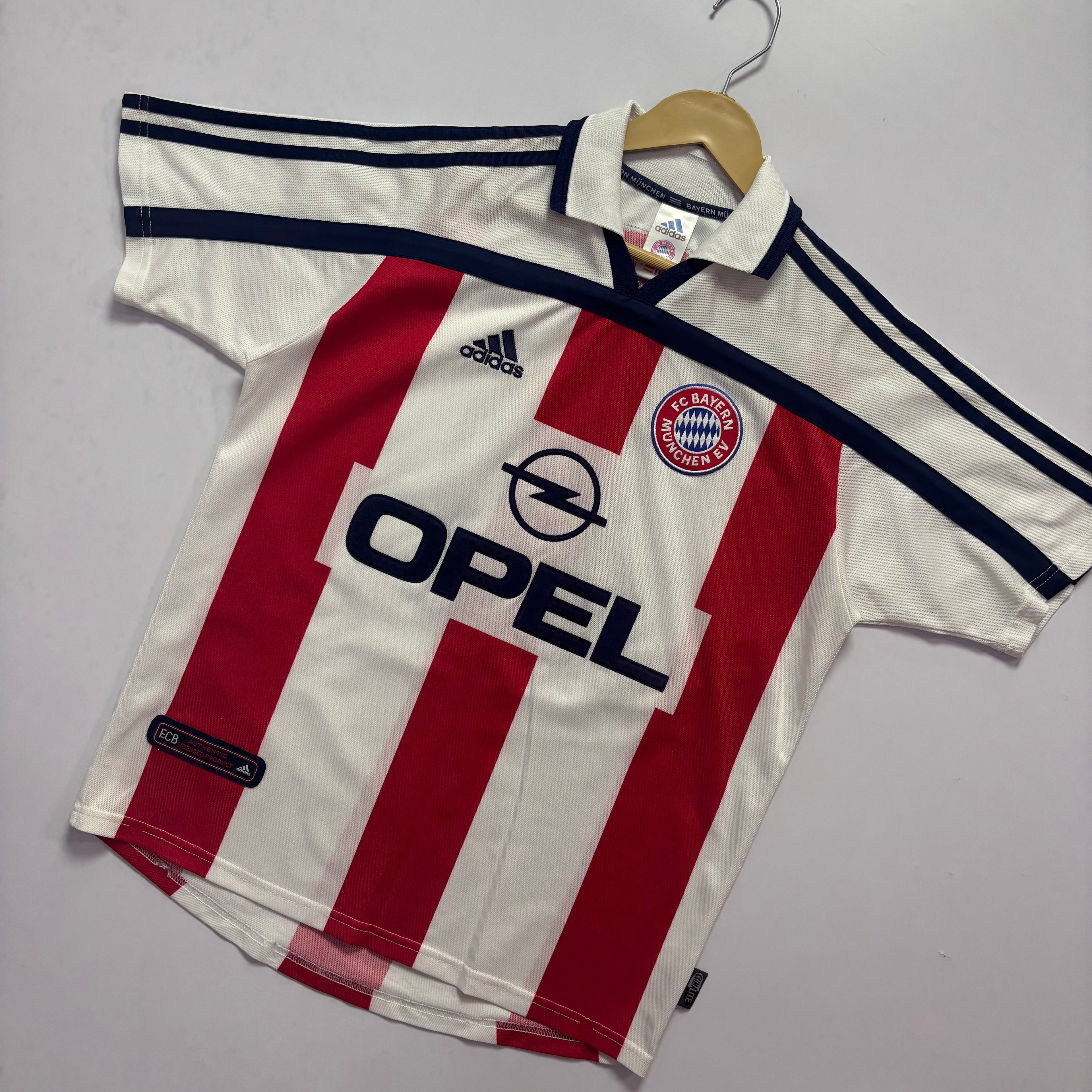 FC Bayern Munich 2000 Away