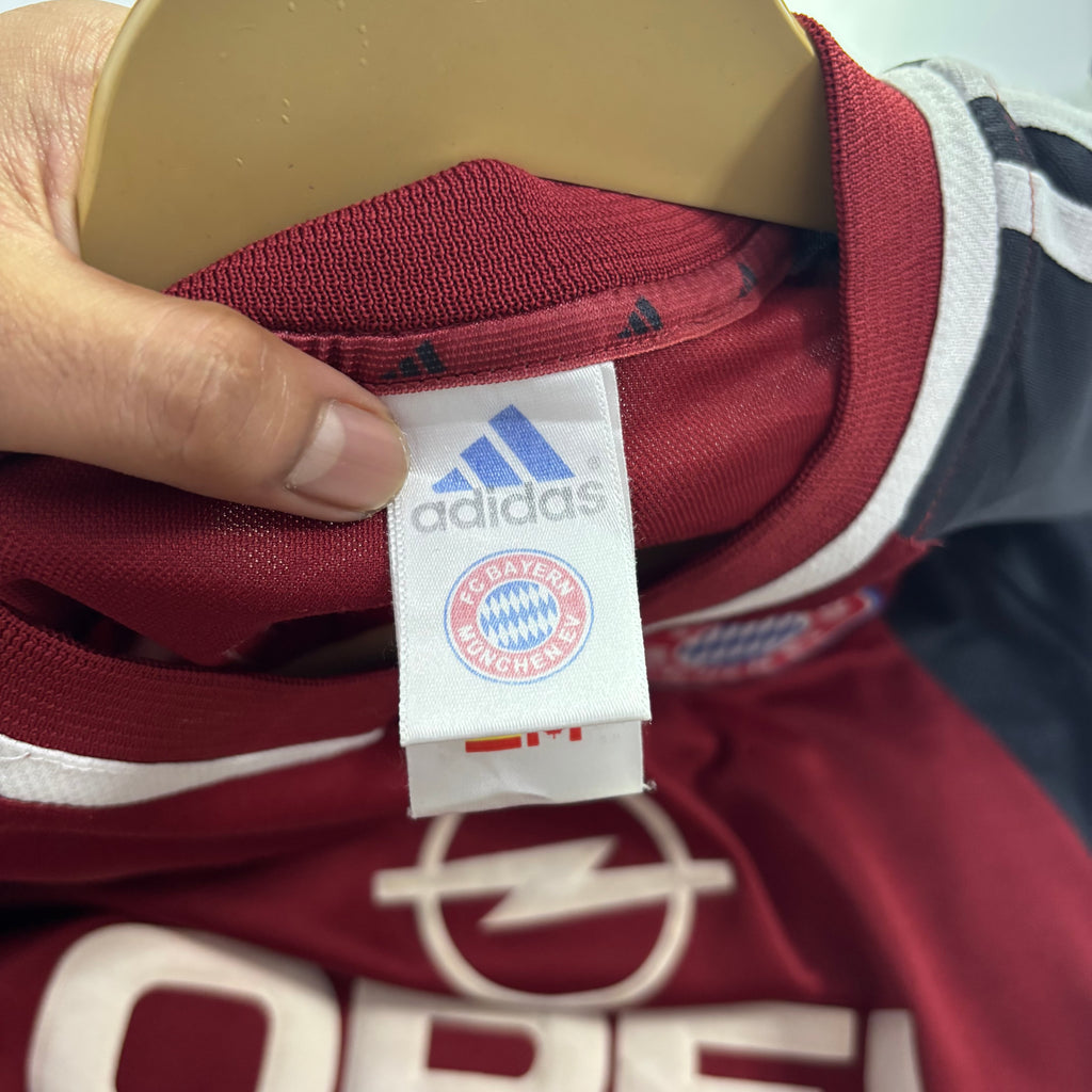 FC Bayern 2001 Home