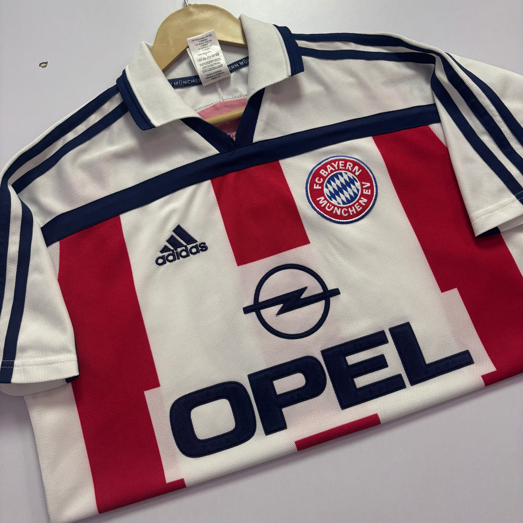 FC Bayern Munich 2000 Away
